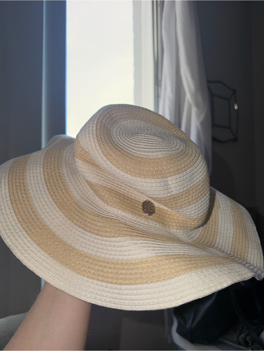 Vince Camuto hat